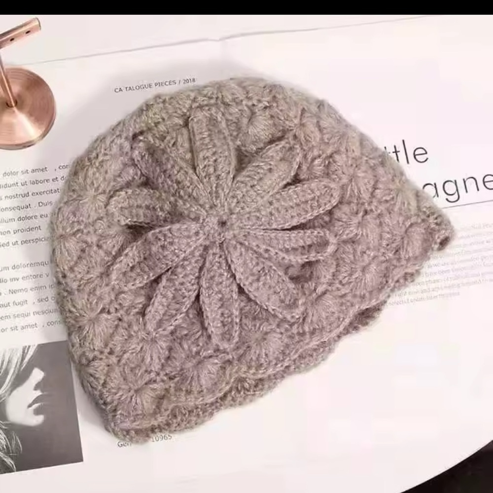 Set of 4 | Flower Croche Knit Beanie - Picture 6 of 12